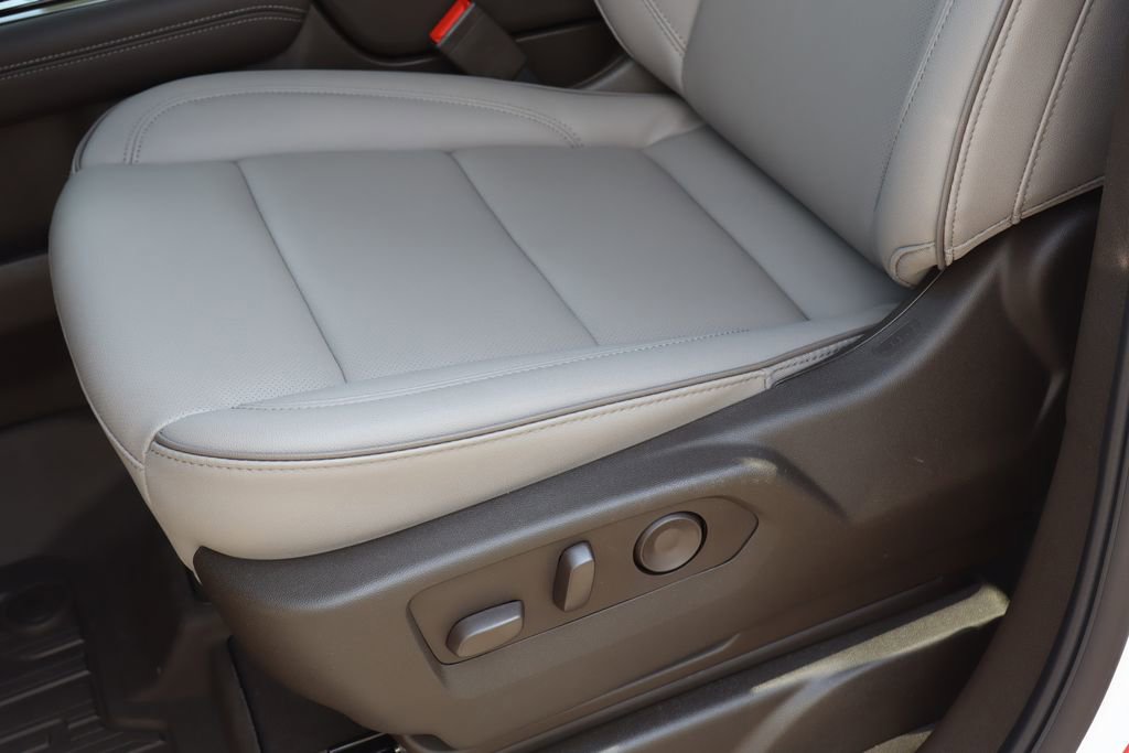 New 2026 GMC Yukon XL Elevation w/ LPO, Floor Liner Package AWD/4WD image 12