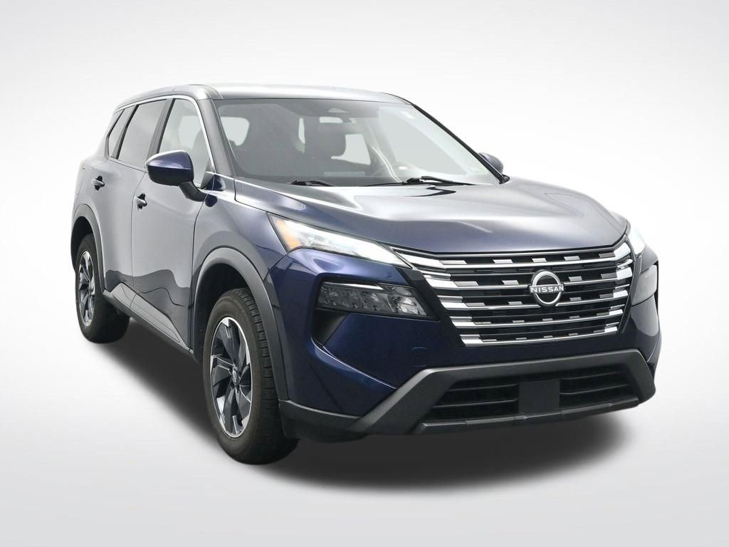 Used 2024 Nissan Rogue SV AWD/4WD image 3