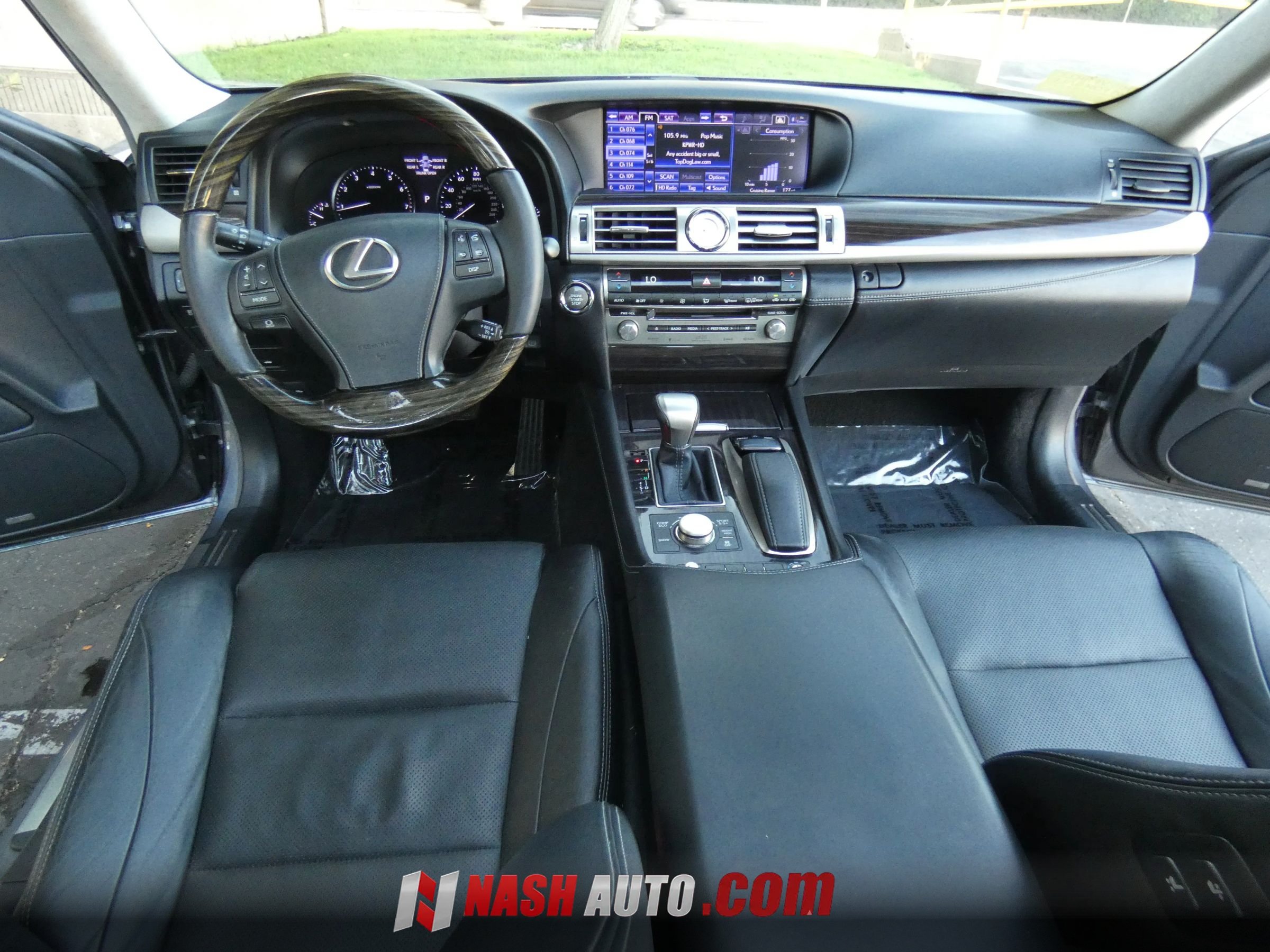 Used 2013 Lexus LS 460 w/ Ultra Luxury Pkg RWD image 27