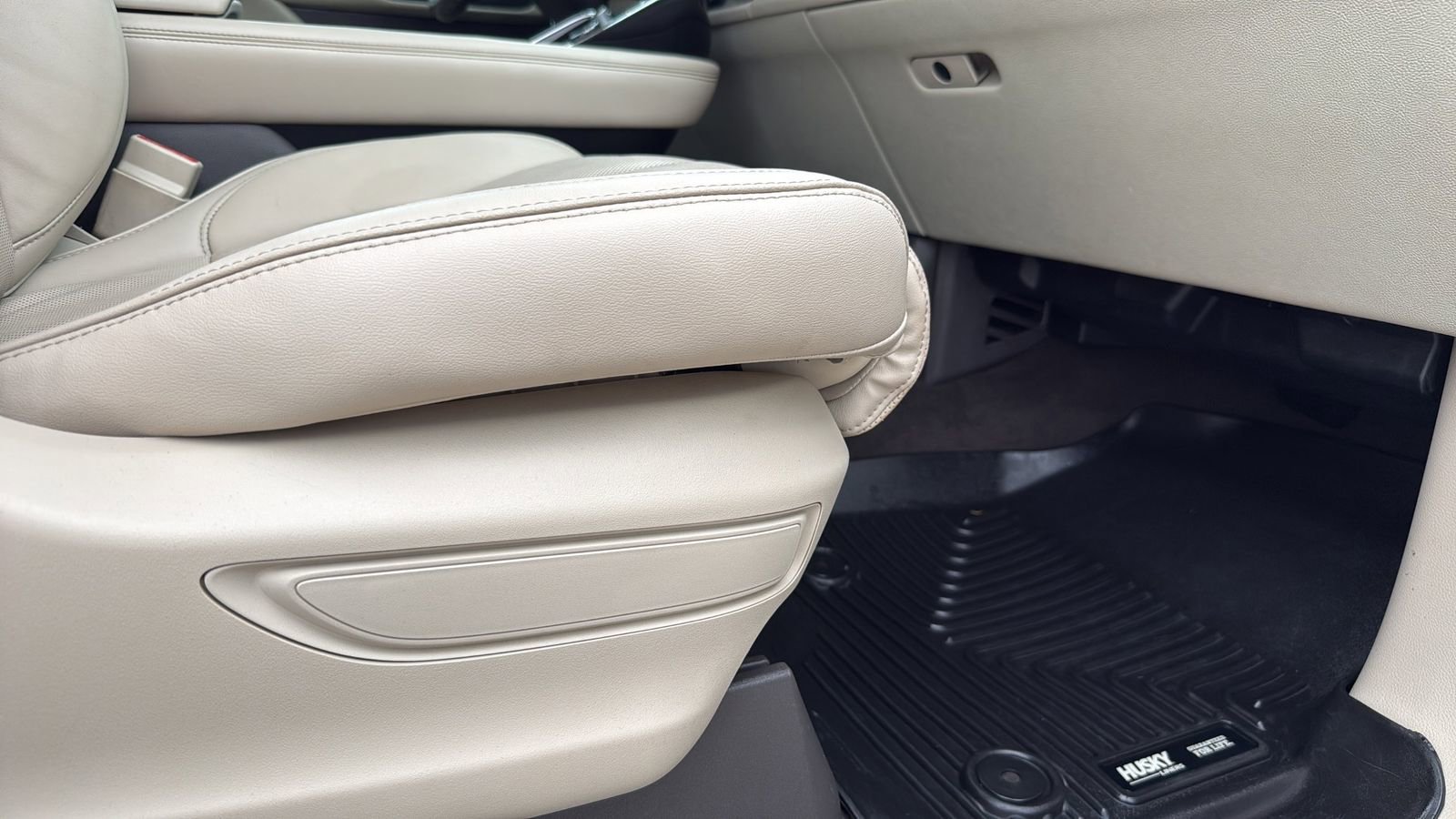 Used 2018 Lincoln Navigator Select AWD/4WD image 24