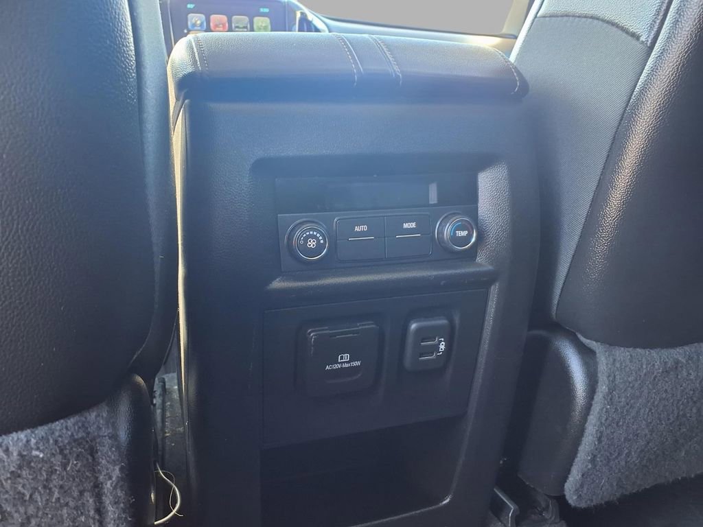 Used 2019 Chevrolet Traverse LT w/ LT Premium Package image 24