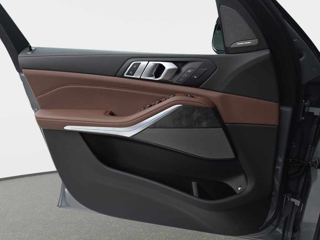 New 2026 BMW X5 xDrive50e w/ M Sport Package image 26