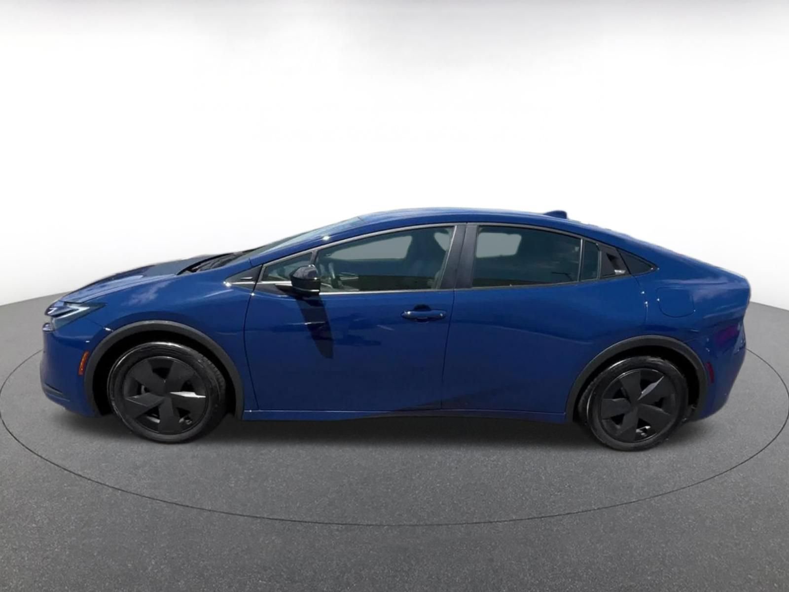 Used 2025 Toyota Prius LE FWD image 8