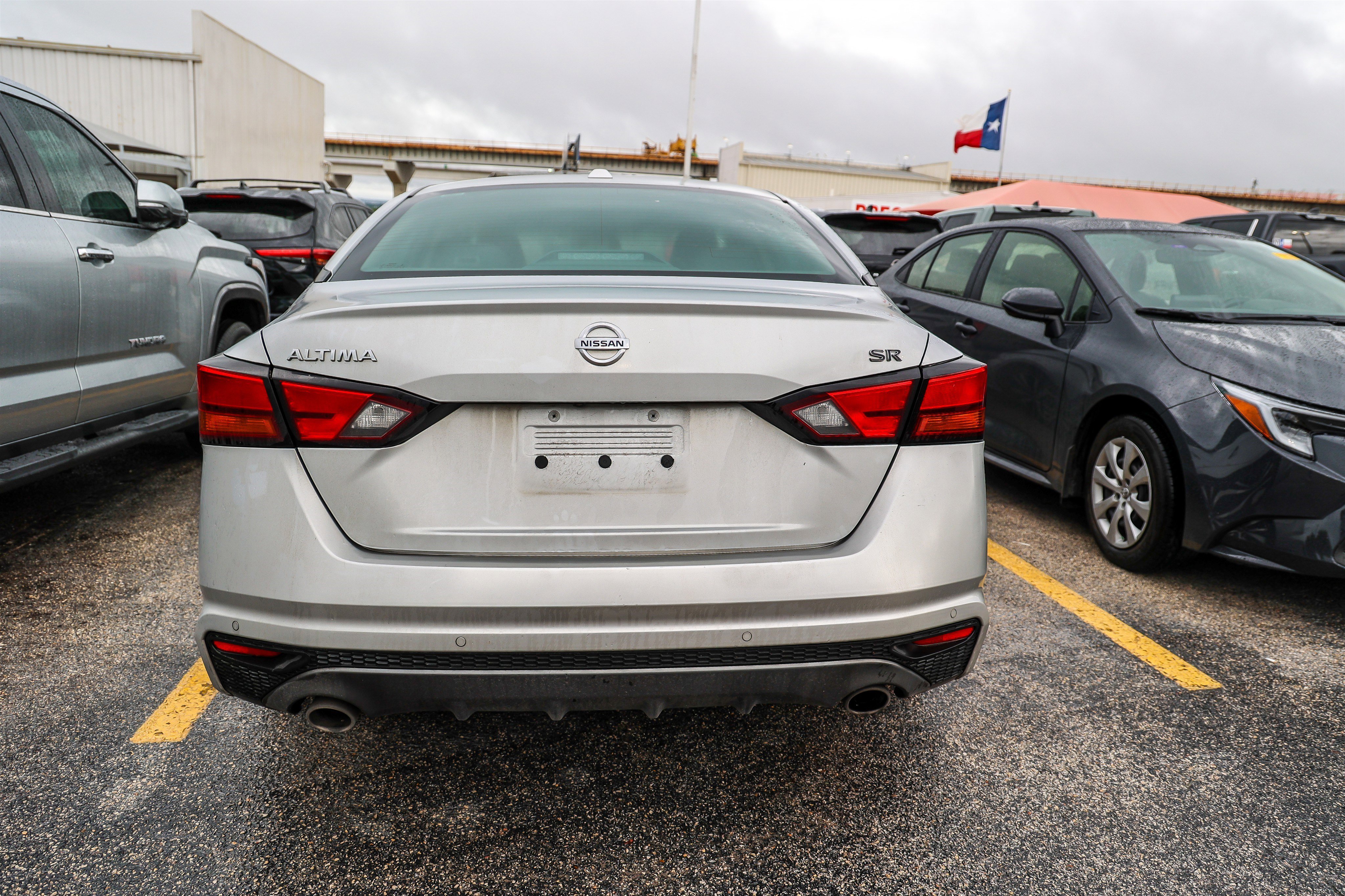 Used 2021 Nissan Altima 2.5 SR FWD image 8