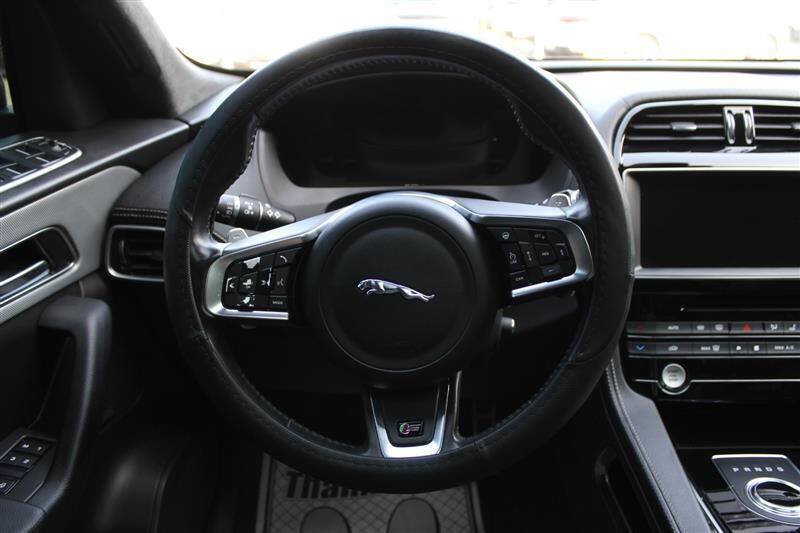 Used 2018 Jaguar F-PACE S AWD/4WD image 15