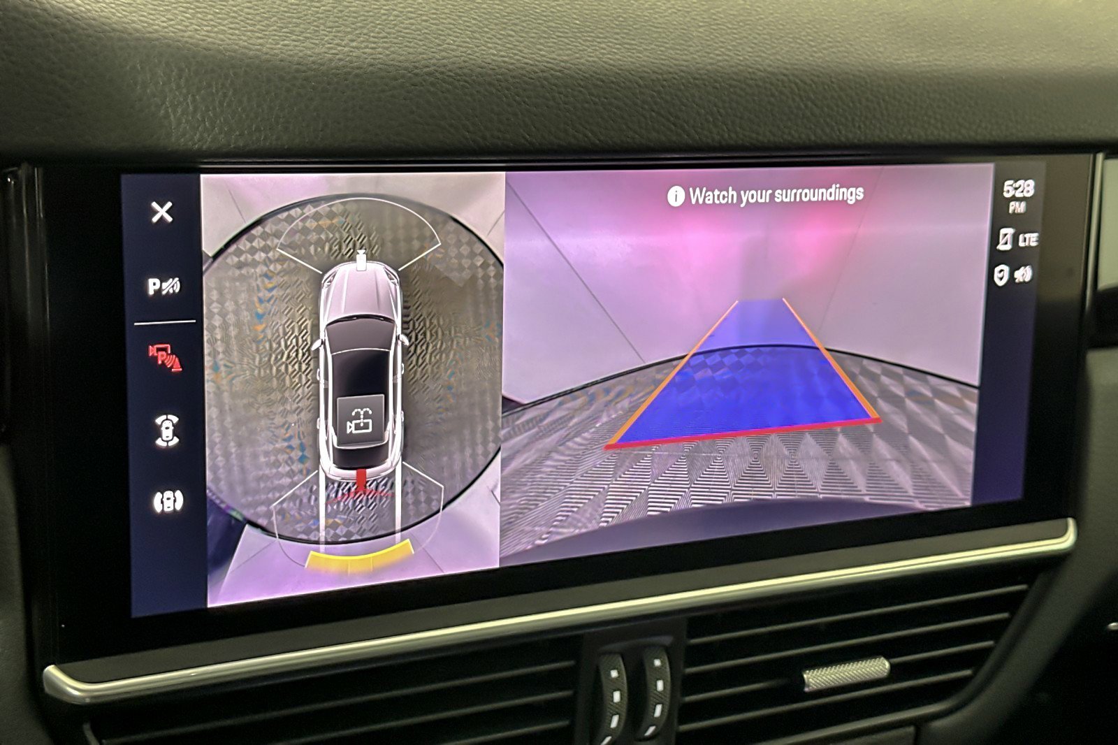 Used 2023 Porsche Cayenne Coupe image 19