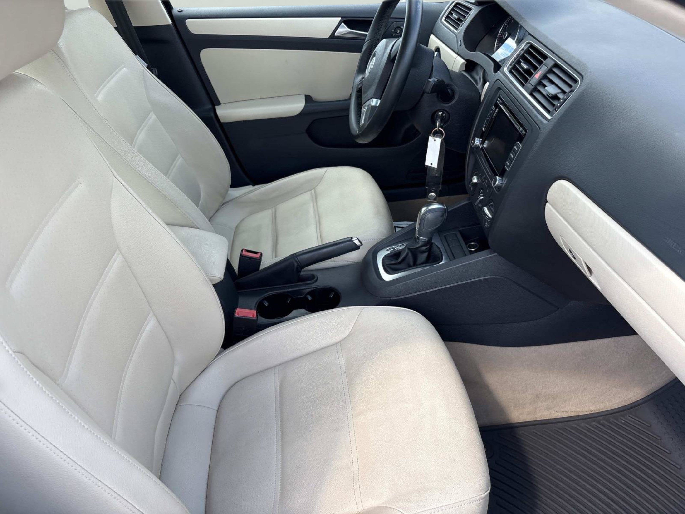 Used 2012 Volkswagen Jetta SE FWD image 18