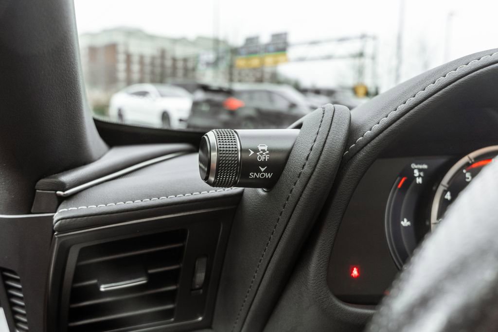 Used 2021 Lexus LC 500 Convertible image 16