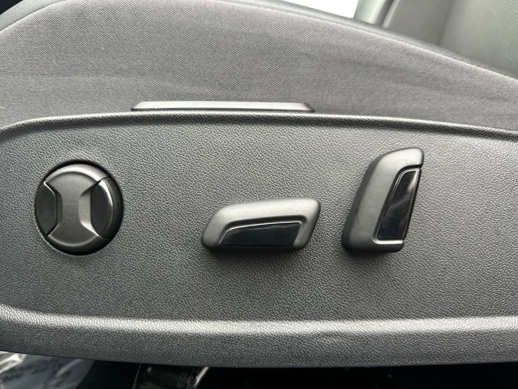 Used 2023 Volkswagen ID.4 Pro S image 10