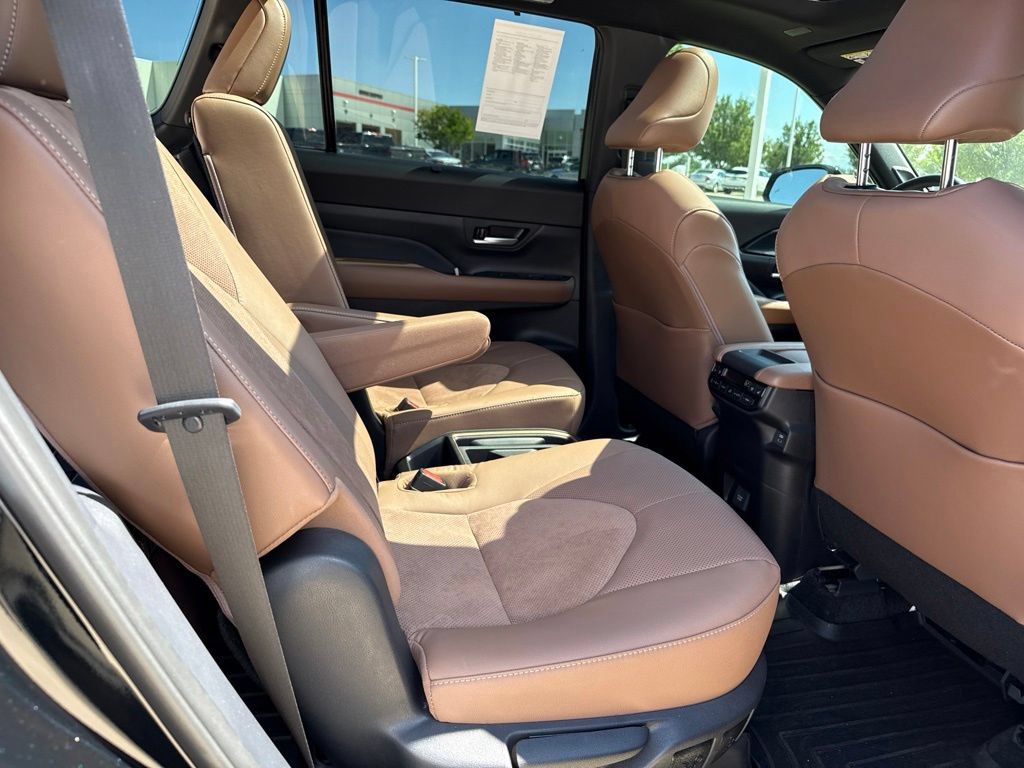 Used 2026 Toyota Grand Highlander AWD Hybrid image 16