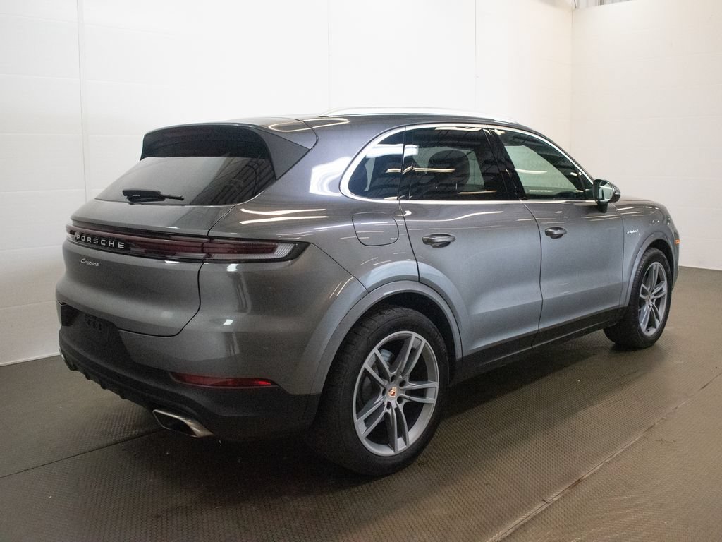 Certified 2026 Porsche Cayenne E-Hybrid AWD/4WD image 10