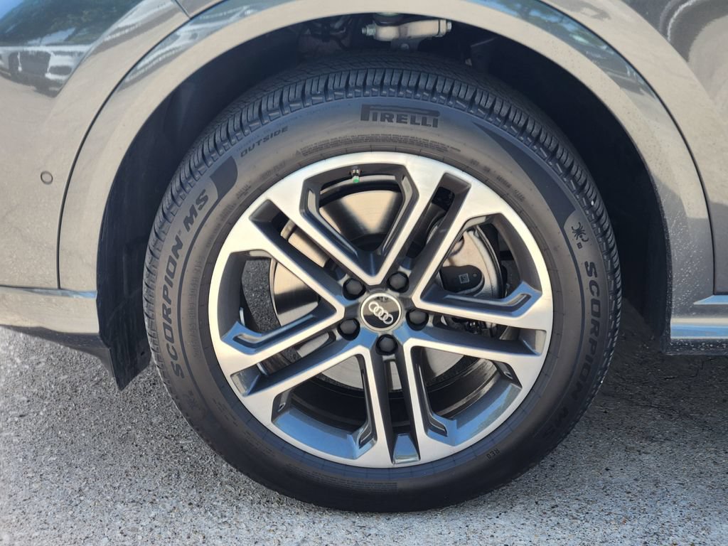 Certified 2025 Audi Q5 Premium Plus w/ Premium Plus AWD/4WD image 14