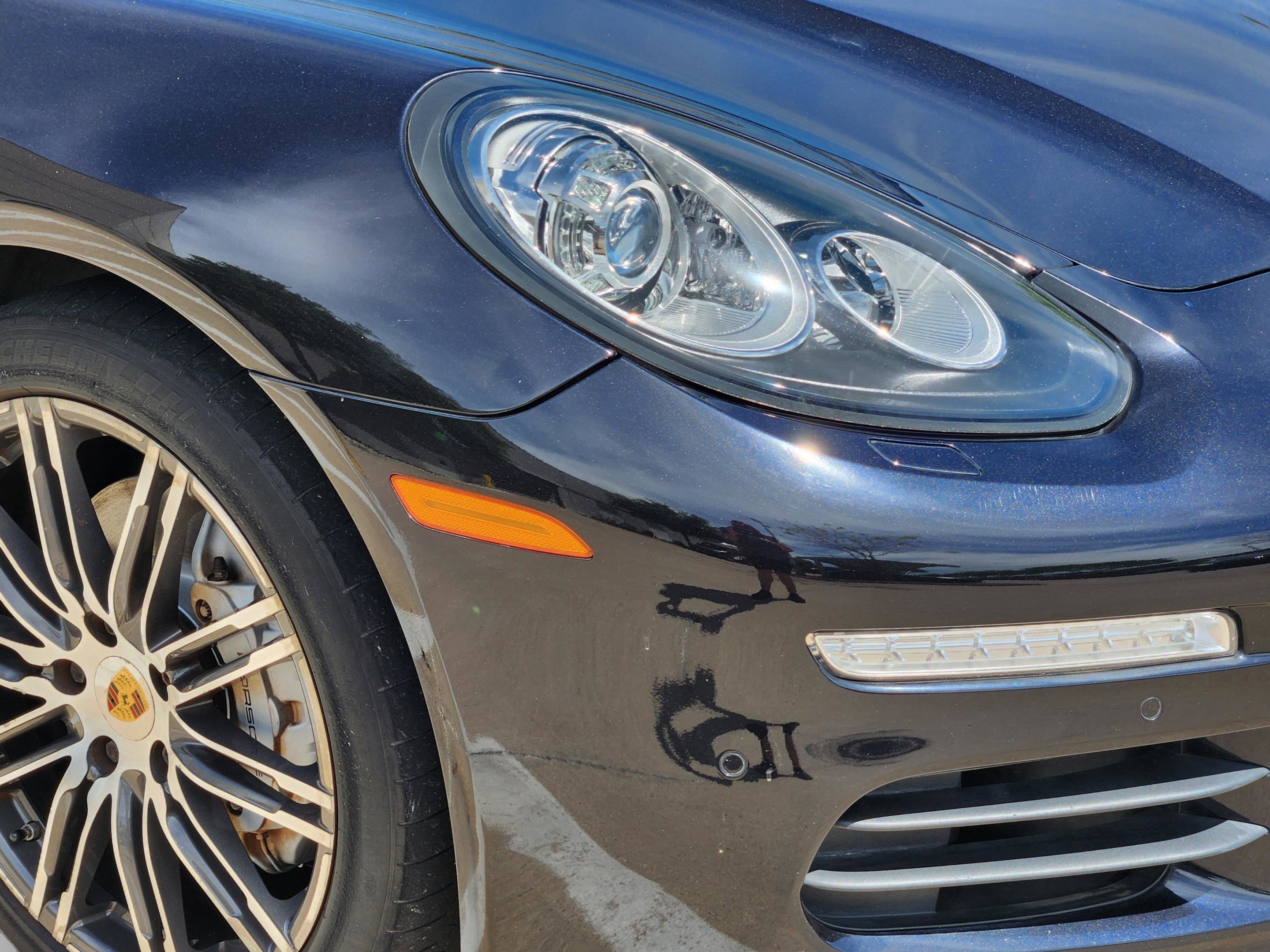 Used 2015 Porsche Panamera S image 27