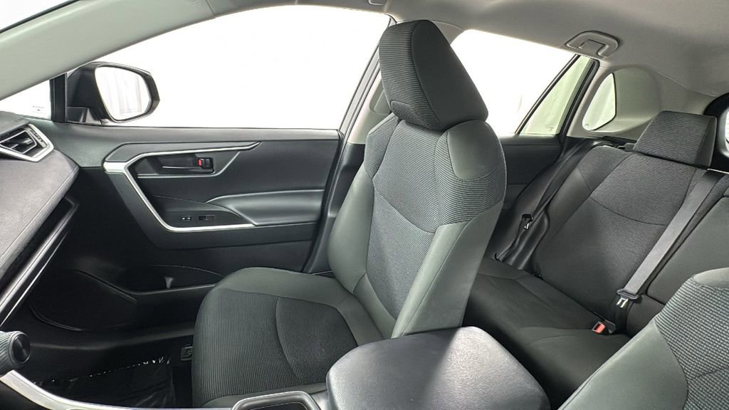 Used 2024 Toyota RAV4 LE image 13