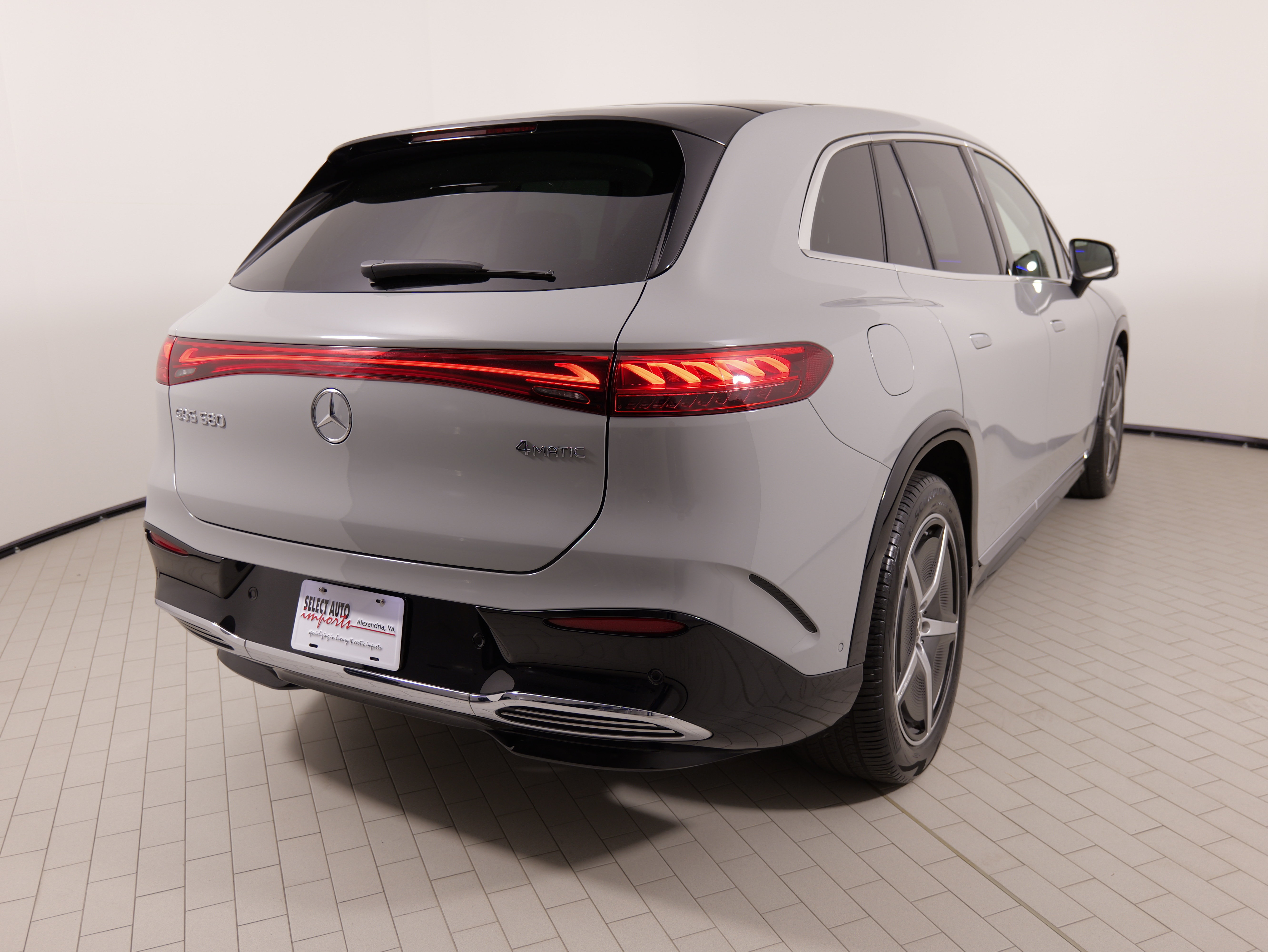 Used 2023 Mercedes-Benz EQS 580 4MATIC SUV image 15