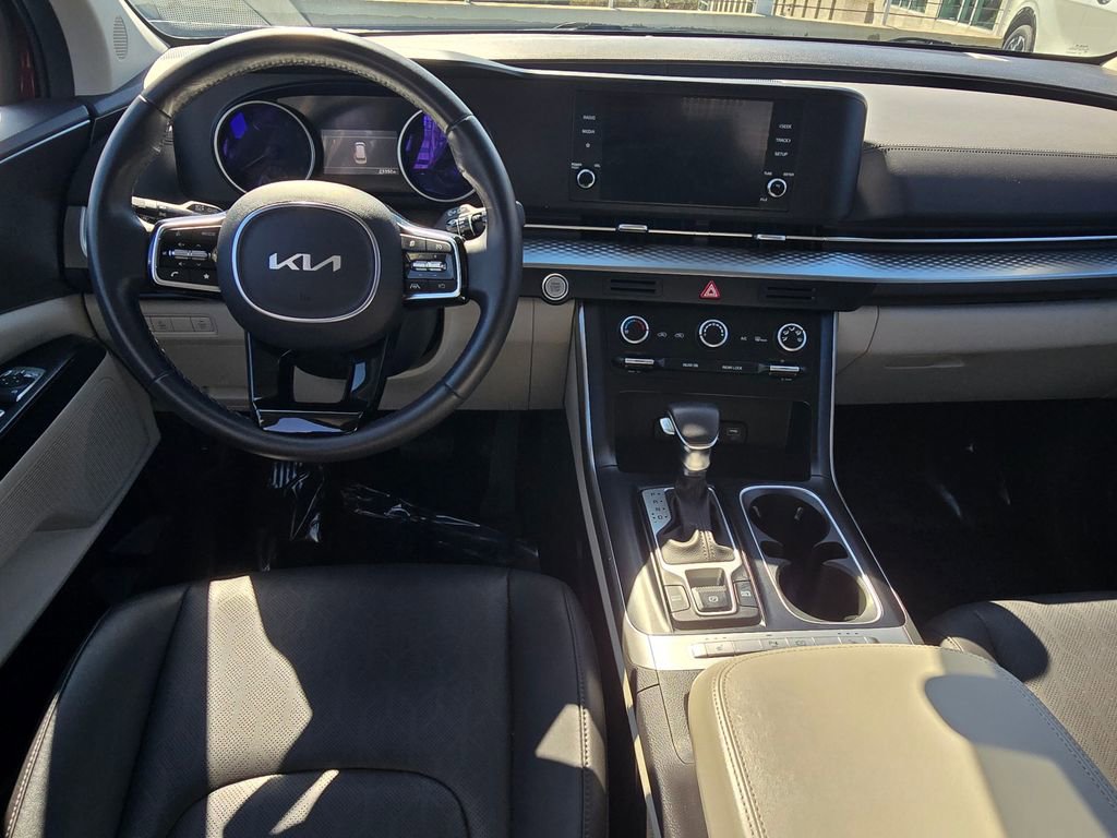 Used 2024 Kia Carnival LX FWD image 22