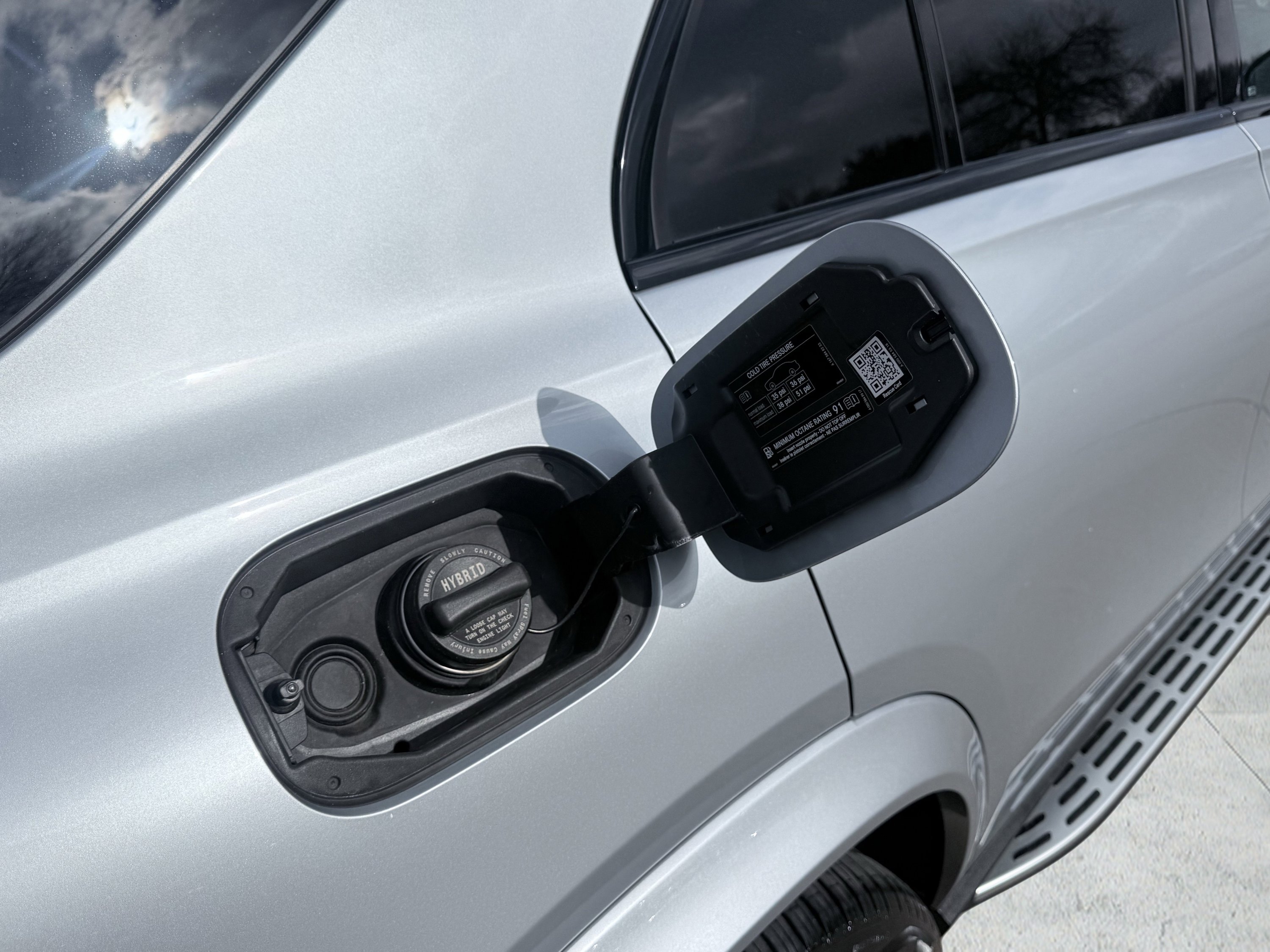 Used 2025 Mercedes-Benz GLE 450e 4MATIC w/ AMG Line Exterior image 84