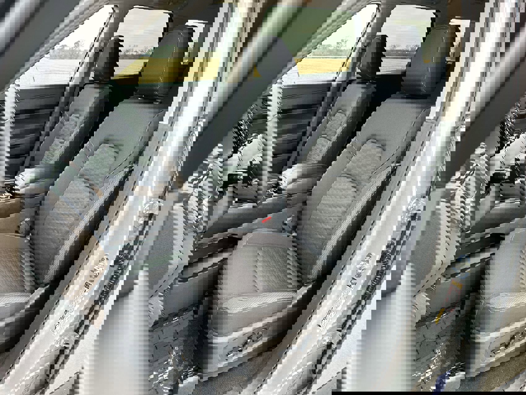 Used 2024 Nissan Pathfinder SV image 11