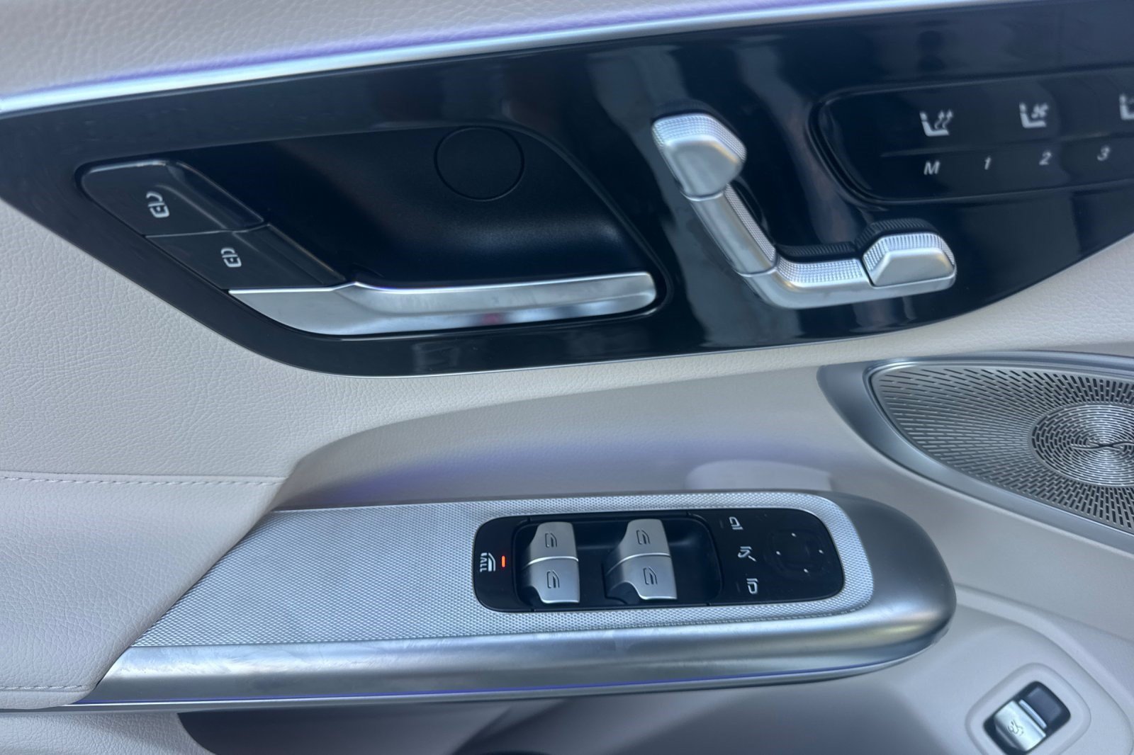 New 2027 Mercedes-Benz CLE 300 4MATIC Cabriolet image 13