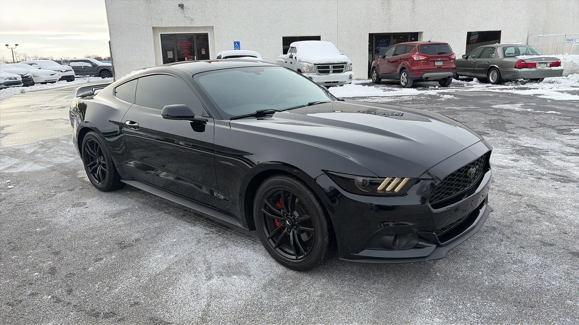 Used 2017 Ford Mustang Coupe image 25