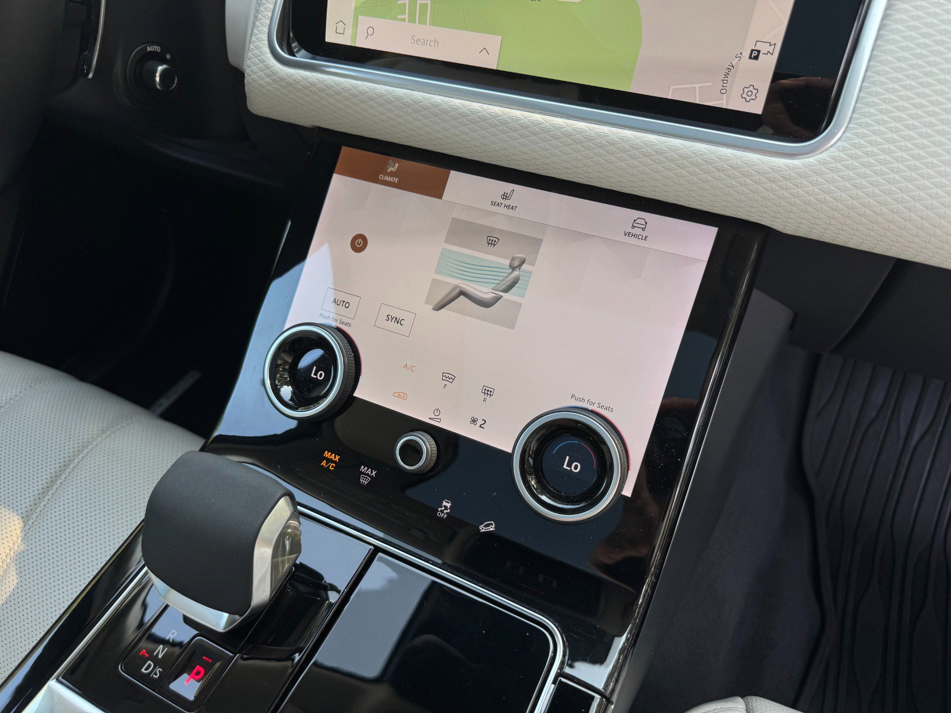 Used 2023 Land Rover Range Rover Velar R-Dynamic S image 31