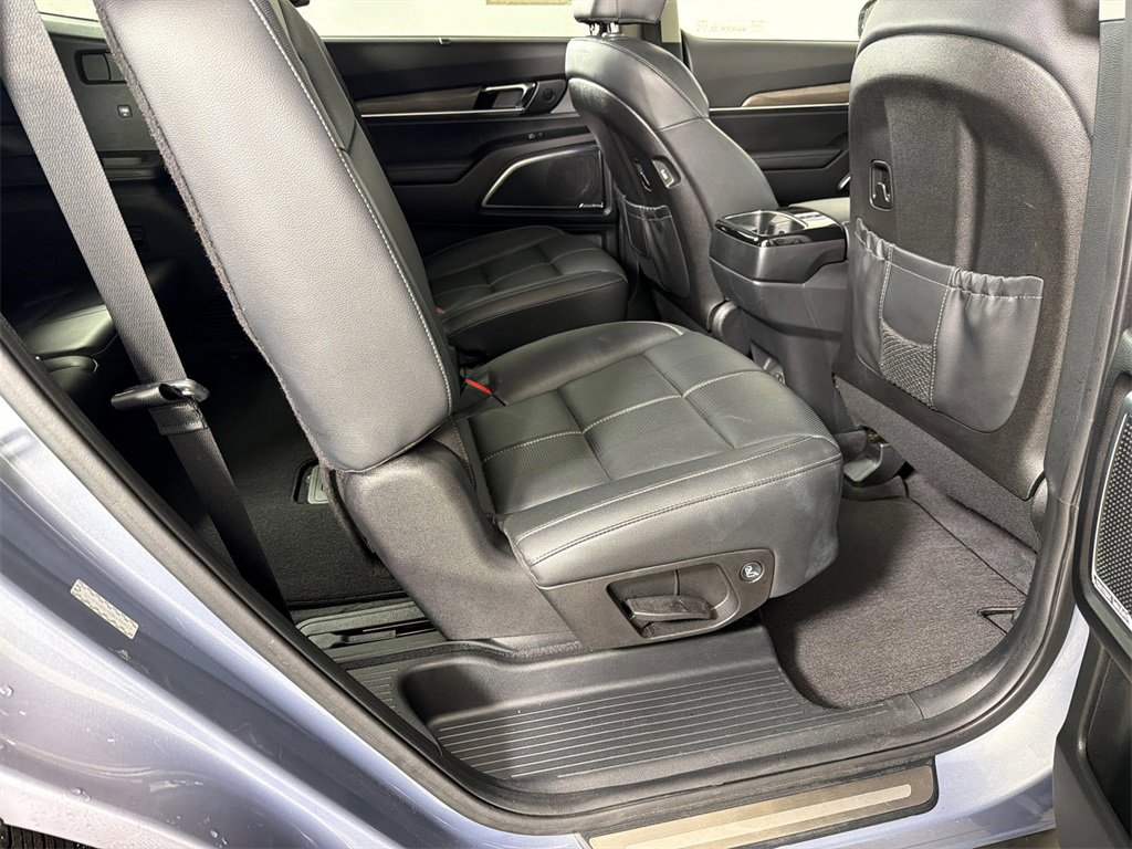 Used 2021 Kia Telluride SX image 17