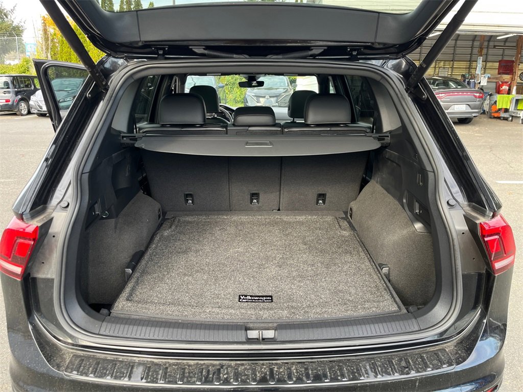 Used 2024 Volkswagen Tiguan SE R-Line image 24