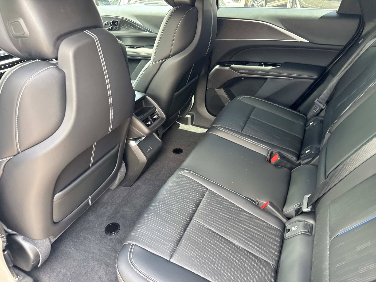 New 2025 Cadillac Lyriq Luxury image 13