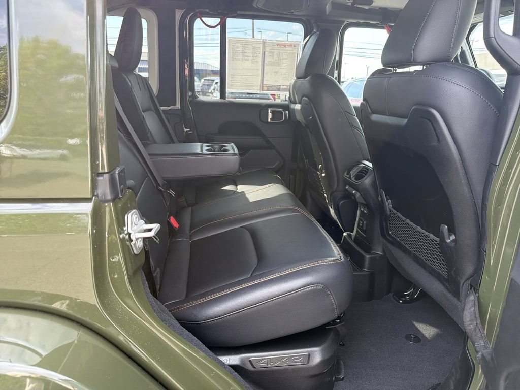 Used 2024 Jeep Wrangler Unlimited Sahara w/ Safety Group AWD/4WD image 18