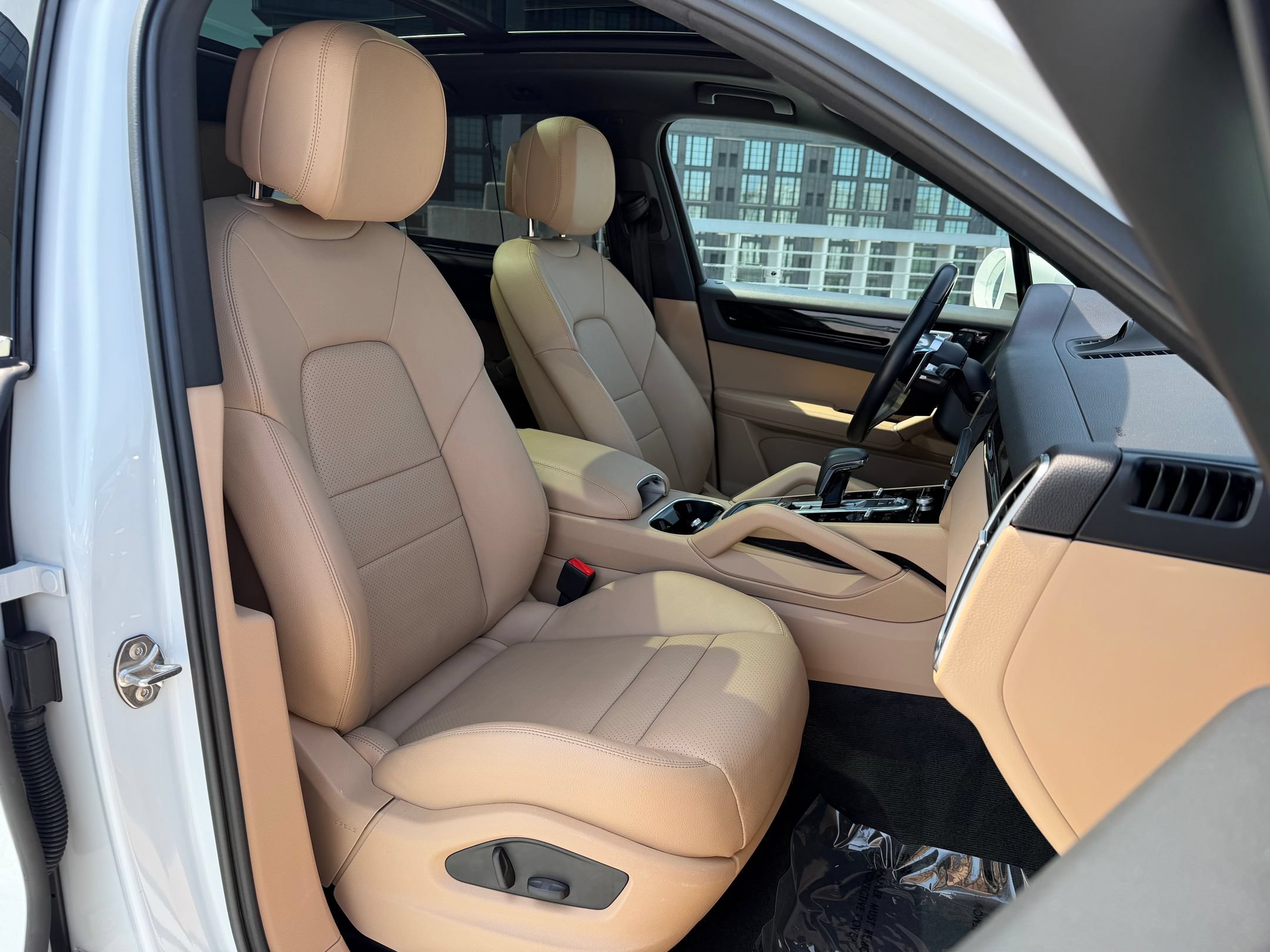 Certified 2023 Porsche Cayenne AWD/4WD image 23