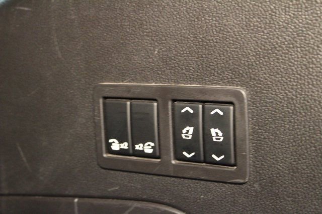 Used 2016 Cadillac Escalade Platinum image 18