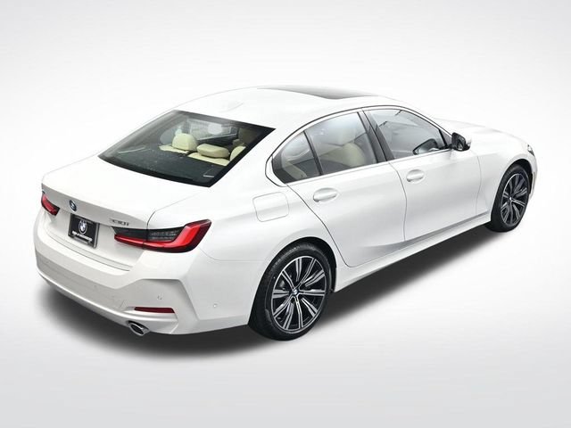 New 2026 BMW 330i xDrive Sedan w/ Premium Package AWD/4WD image 24