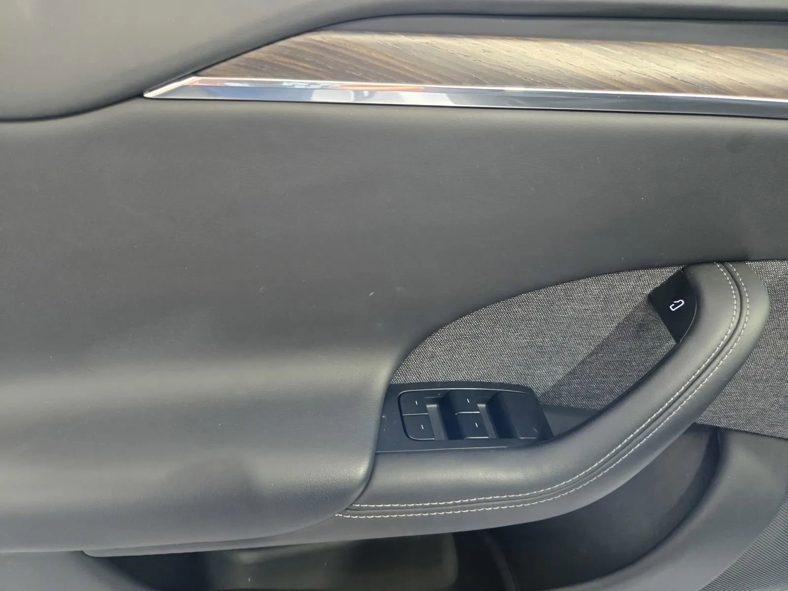 Used 2023 Tesla Model S Standard Range AWD/4WD image 13