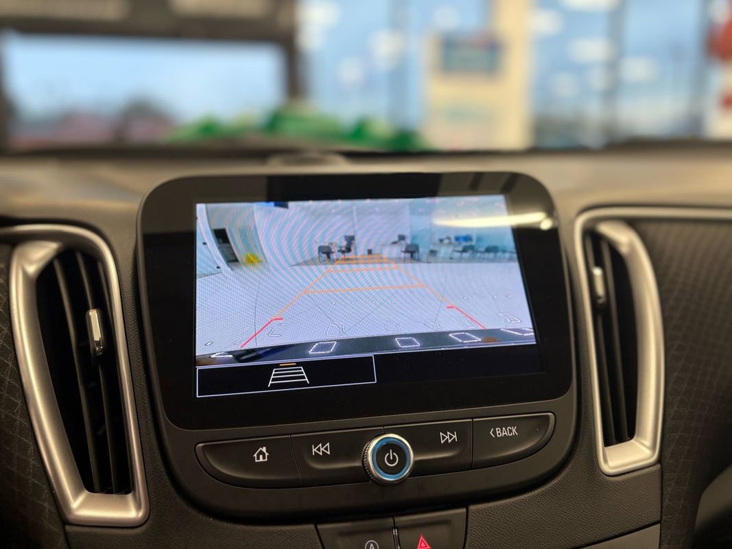 Used 2025 Chevrolet Malibu LT image 33