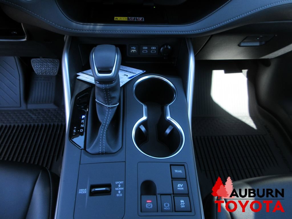 New 2026 Toyota Highlander XLE image 16