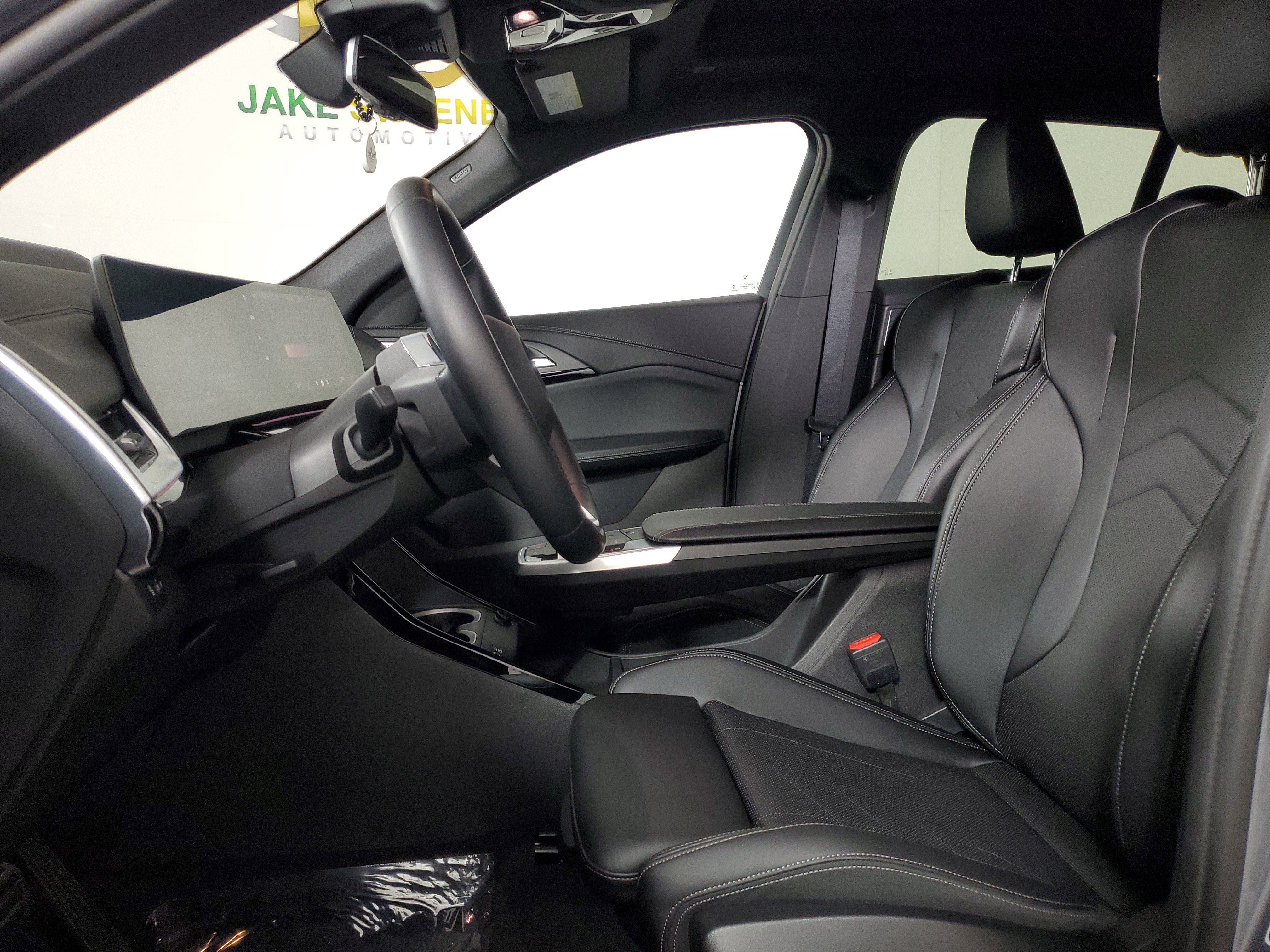 Certified 2025 BMW X2 xDrive28i w/ Premium Package image 9