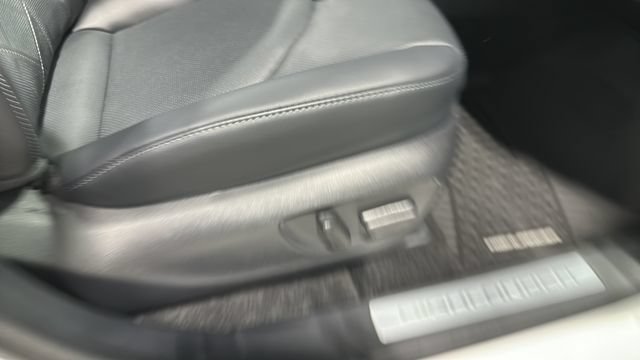 Used 2026 Toyota Highlander Platinum AWD/4WD image 39
