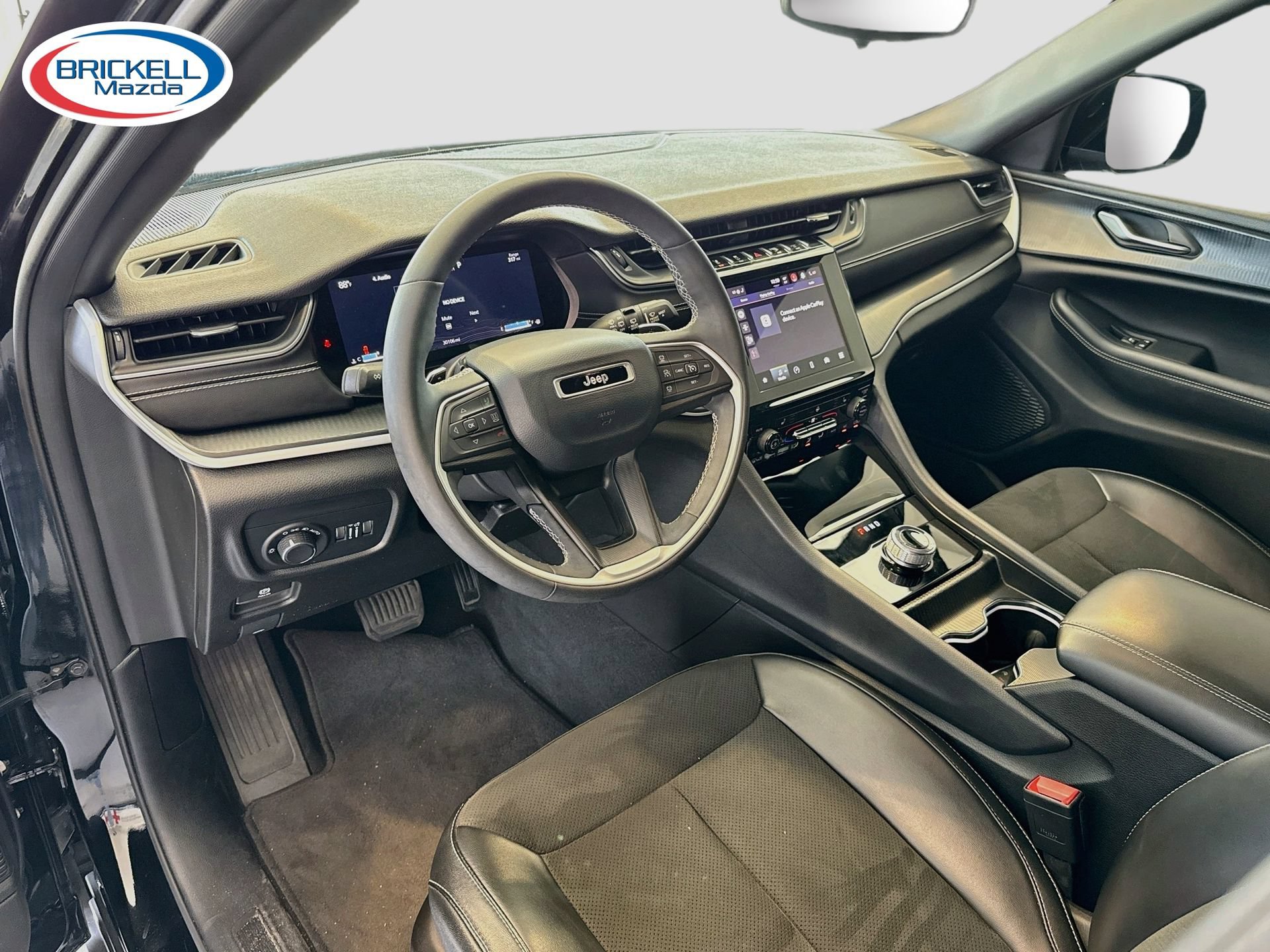 Used 2024 Jeep Grand Cherokee Altitude RWD image 24
