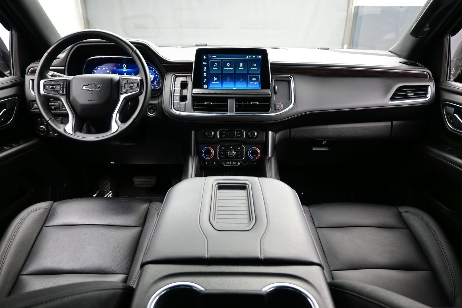 Used 2023 Chevrolet Tahoe Z71 w/ Luxury Package AWD/4WD image 18