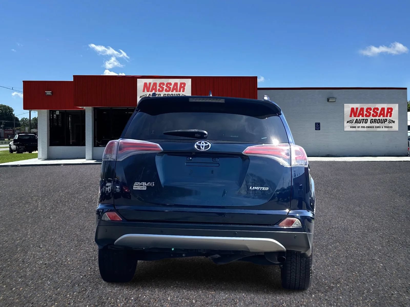 Used 2017 Toyota RAV4 Limited FWD image 5