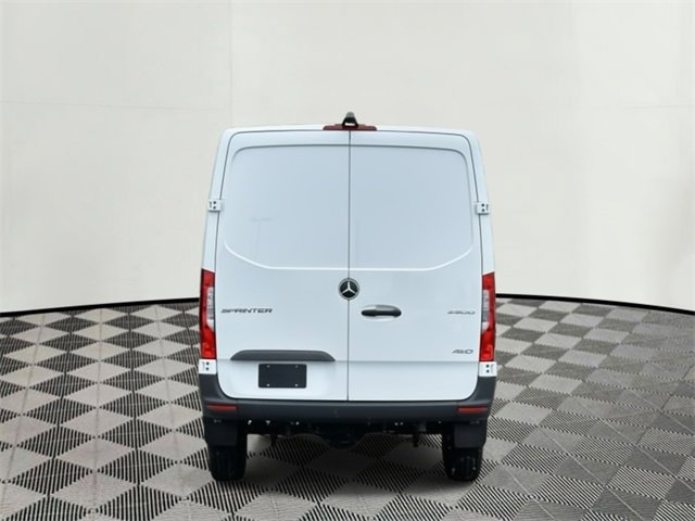 Used 2024 Mercedes-Benz Sprinter 2500 image 8