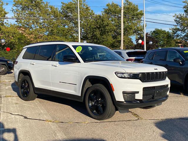 Used 2023 Jeep Grand Cherokee L Laredo image 3