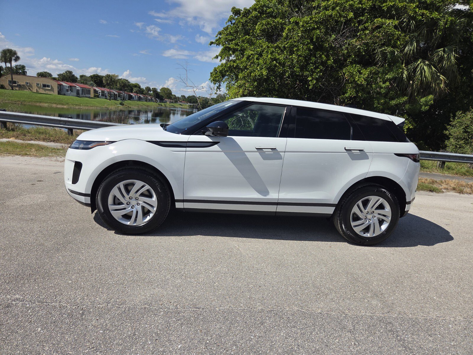 New 2026 Land Rover Range Rover Evoque S image 7