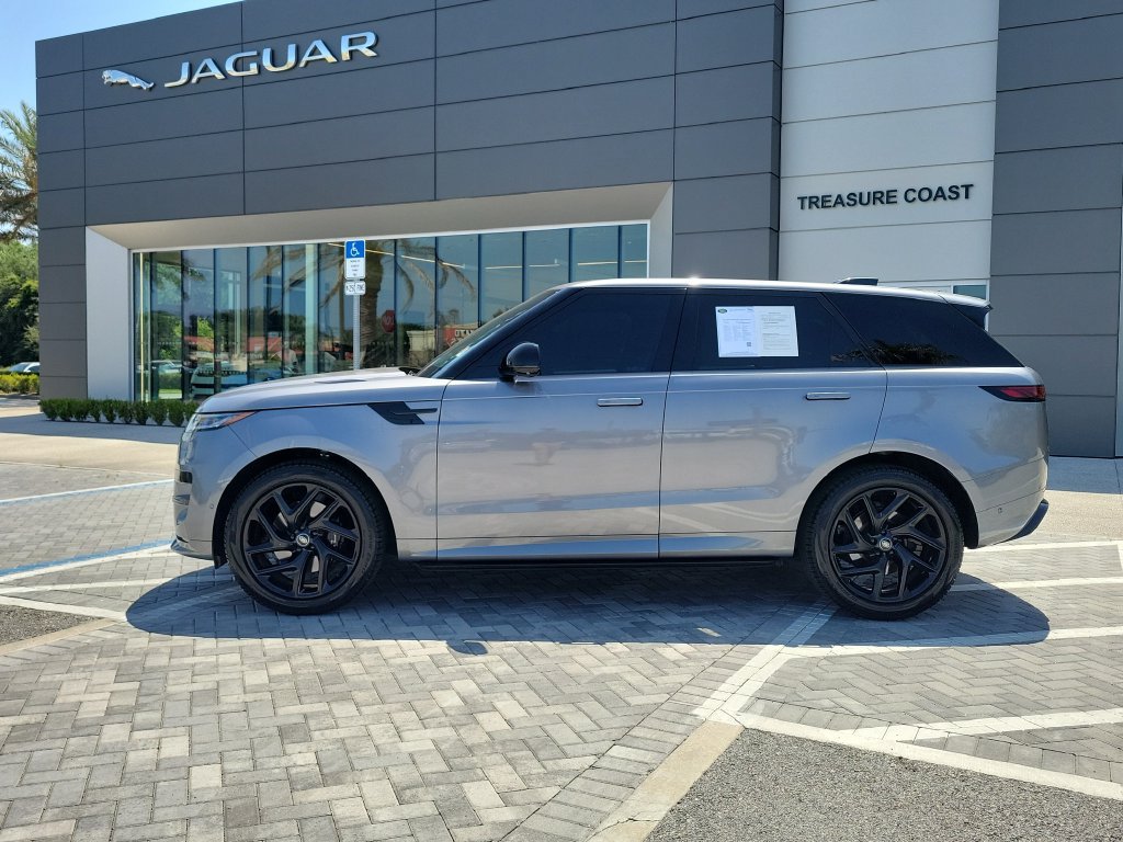 Certified 2024 Land Rover Range Rover Sport Dynamic SE AWD/4WD image 2