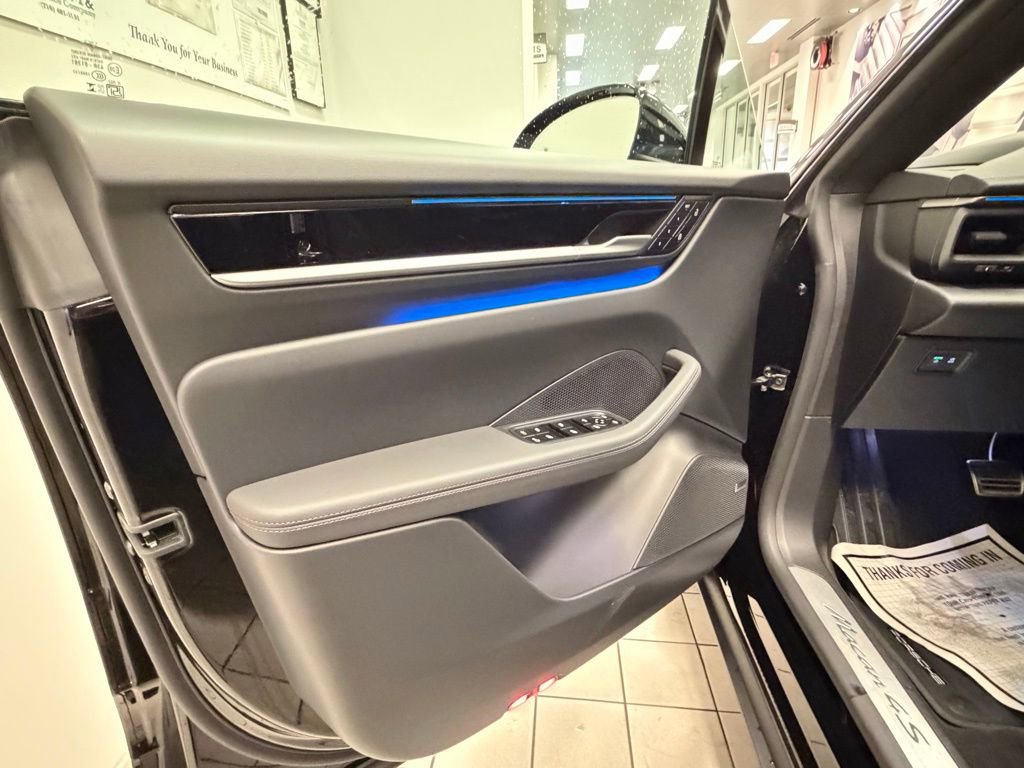 New 2025 Porsche Macan 4S Electric image 21