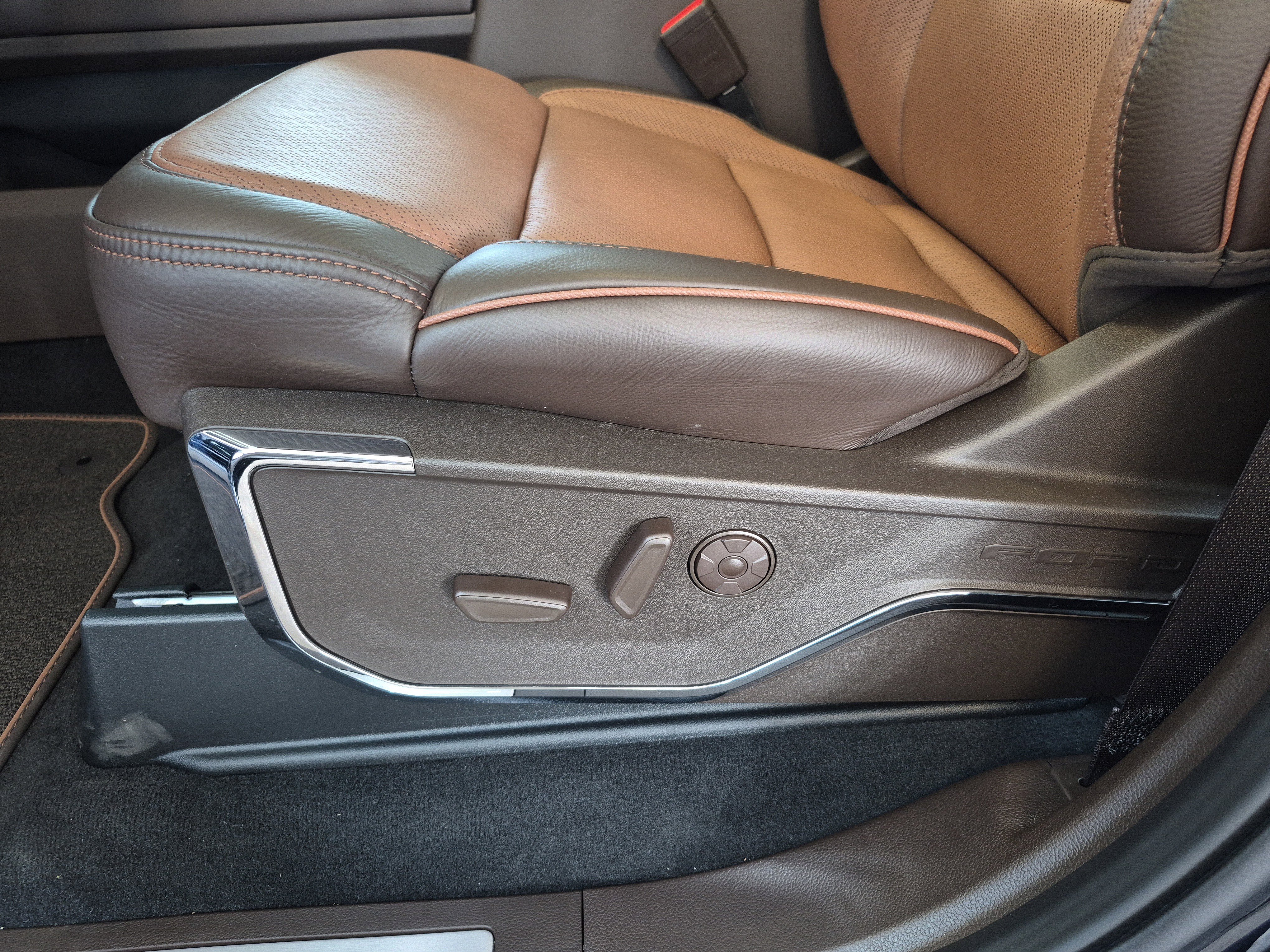 New 2026 Ford F250 King Ranch w/ Chrome Package image 20