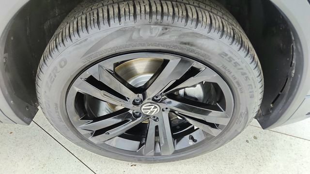 Used 2023 Volkswagen Tiguan SE R-Line image 57