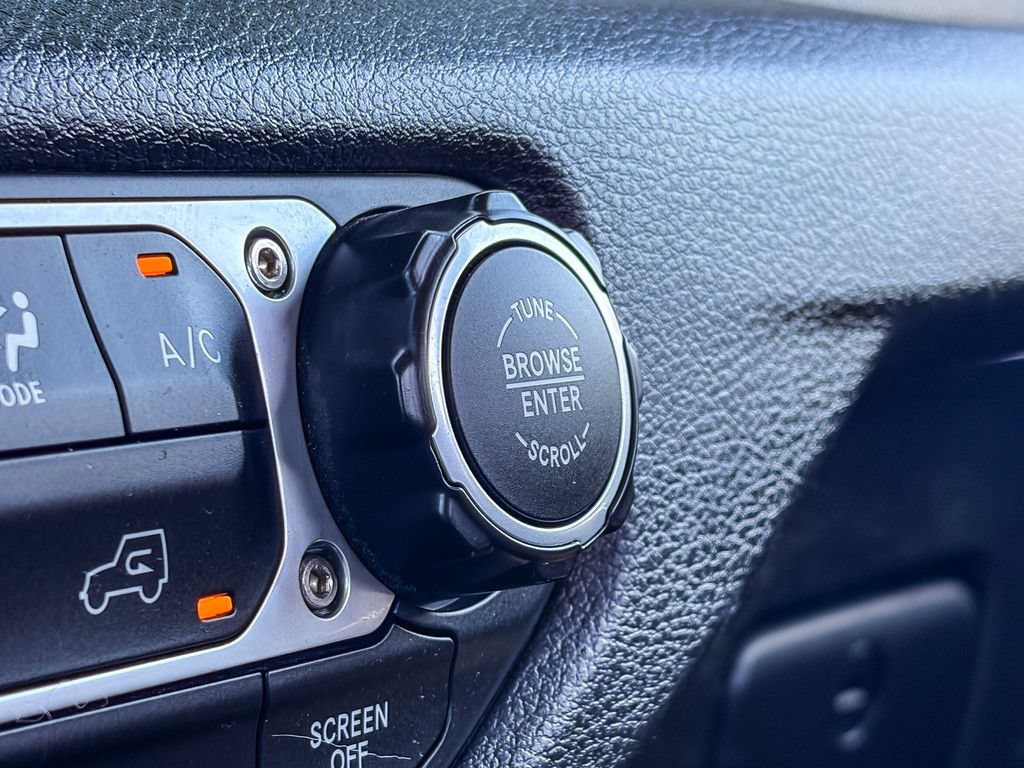Used 2025 Jeep Wrangler Sport AWD/4WD image 25