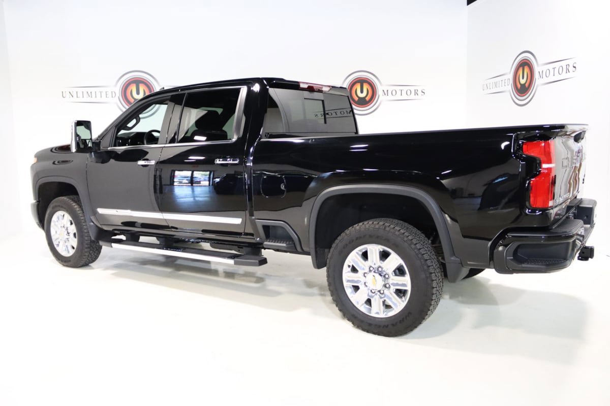Used 2025 Chevrolet Silverado 2500 High Country w/ Technology Package image 36