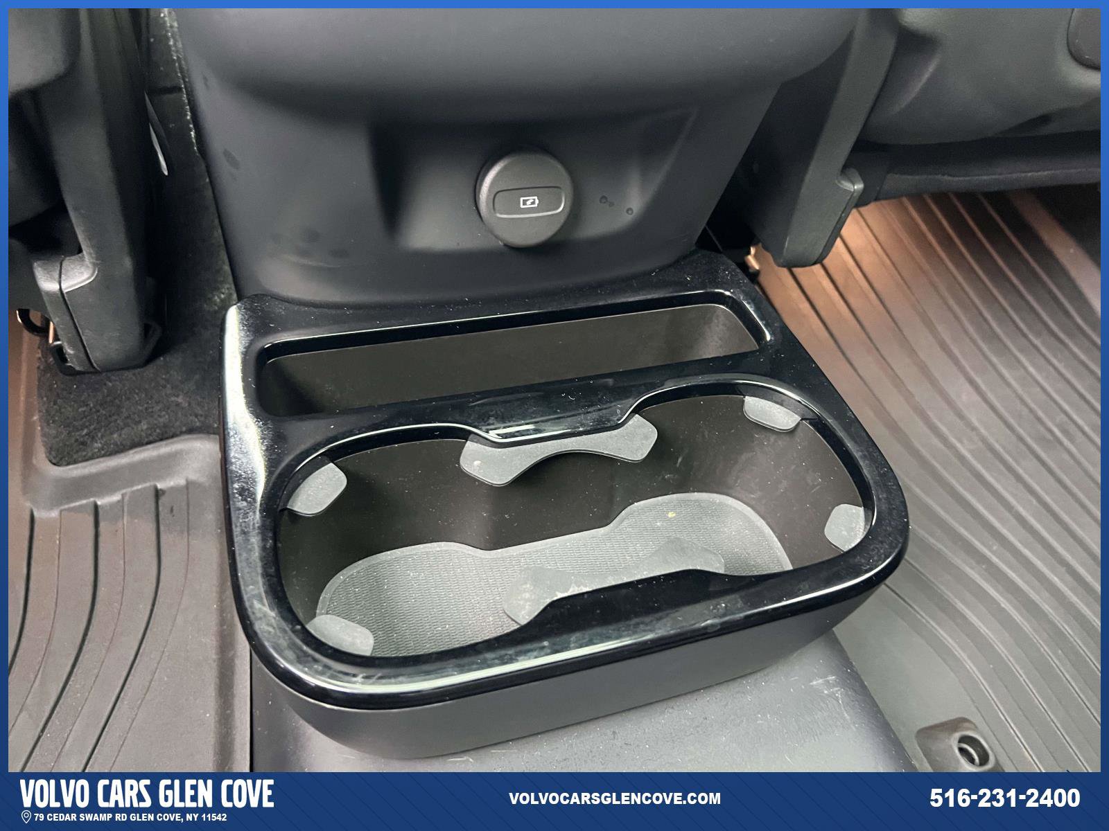 Certified 2023 Volvo XC90 B6 Ultimate w/ Protection Package Premier AWD/4WD image 11